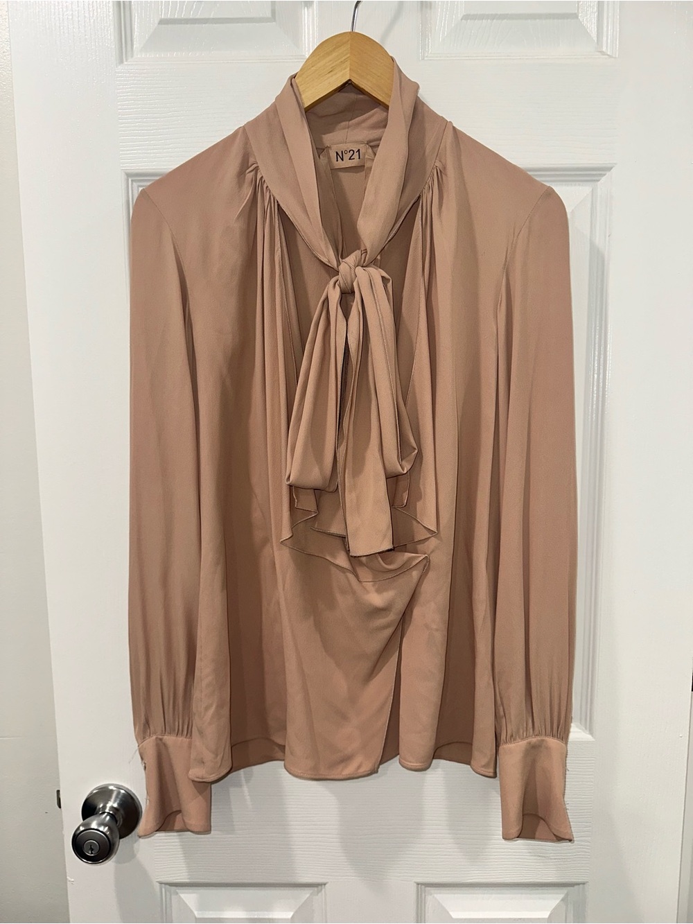 N°21- Numero Venturo blush pink blouse with neck tie detail & effortless drape